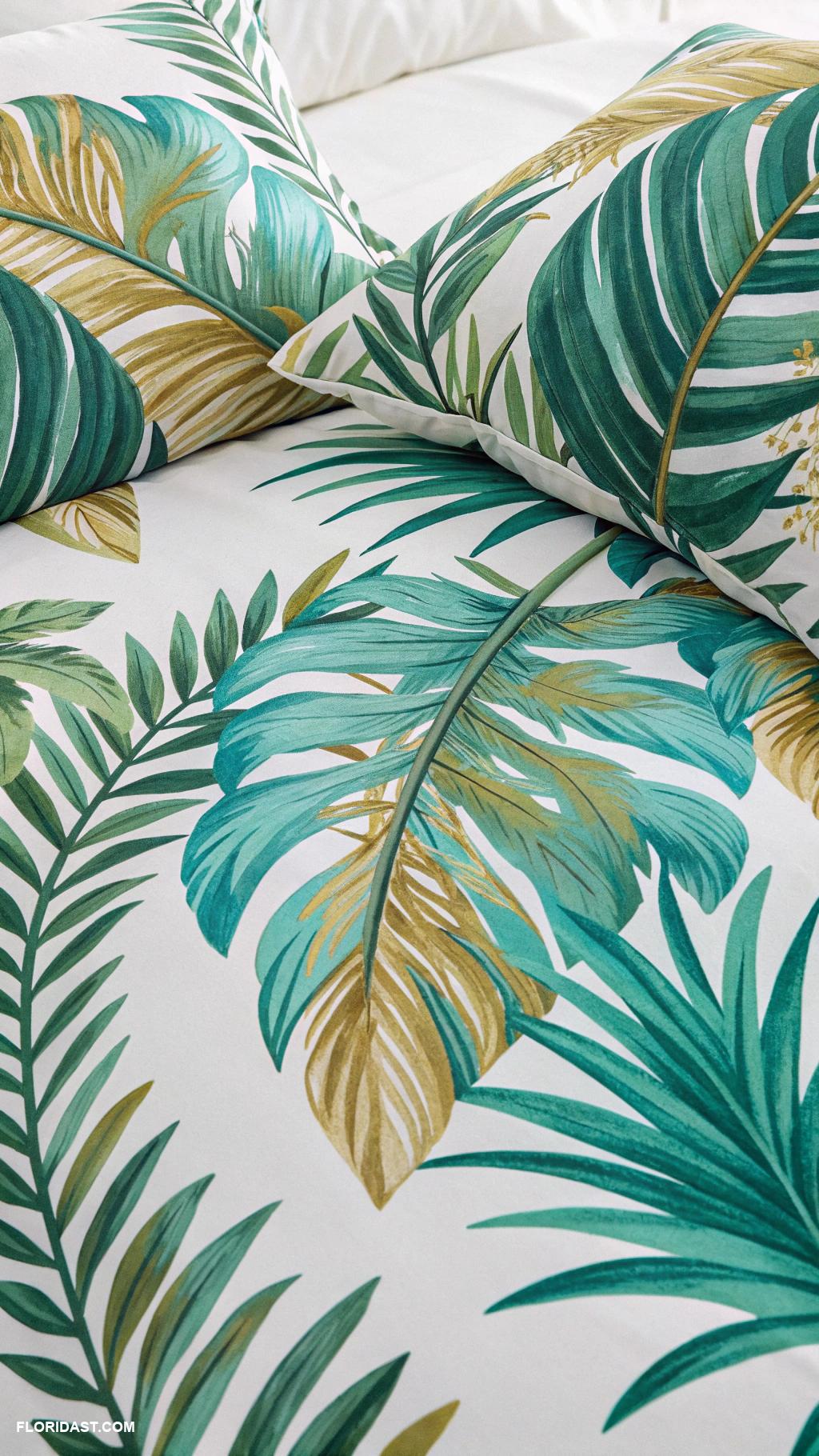tropical bedding ideas Vibrant palm leaf patterns for bedding